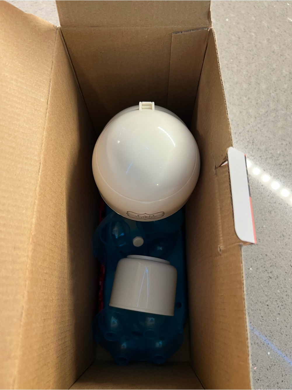 FAO Schwarz Cake Pop Maker Set - White, Blue & Red - Picture 2 of 5